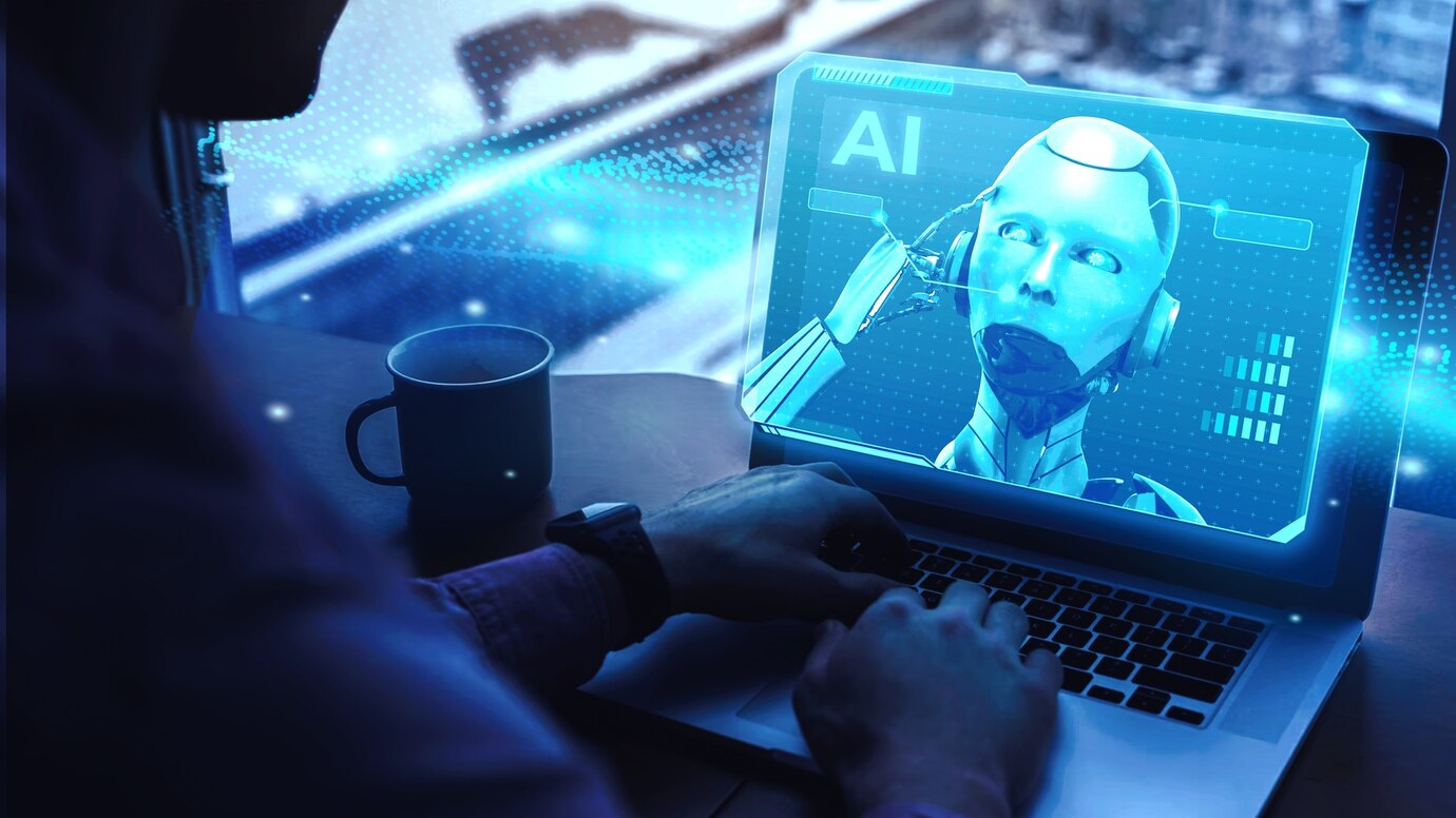  Los chatbots impulsados por IA, utilizando procesamiento de lenguaje natural y algoritmos de aprendizaje automático, pueden responder automáticamente a preguntas  de los clientes y proporcionar respuestas precisas para aumentar las ventas. Esto reduce significativamente la carga de trabajo de agentes humanos, permitiéndoles centrarse en problemas más complejos y mejorando la satisfacción del usuario.